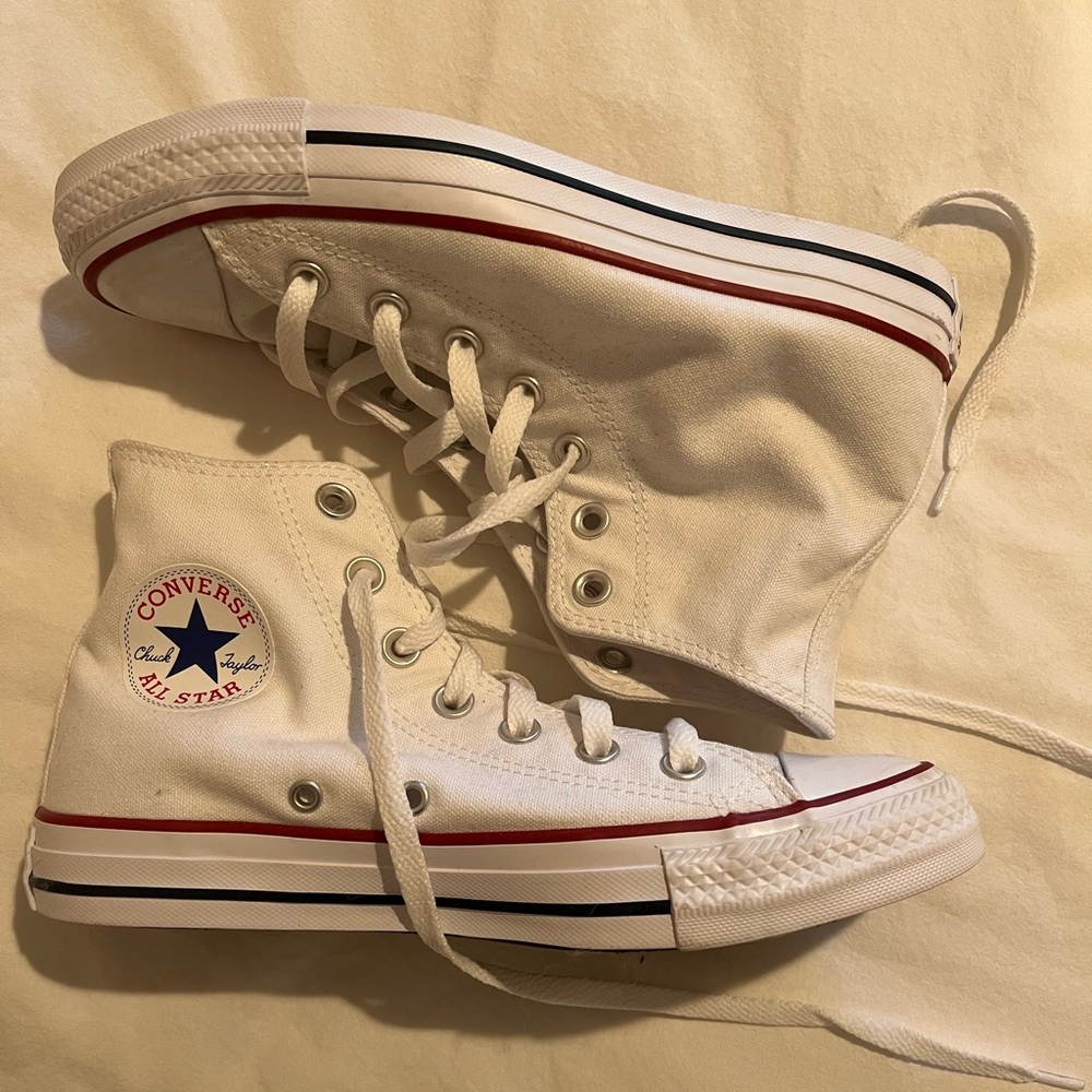 Brand new never worn size 7 white converse